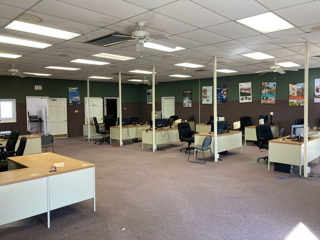 Multi-Unit Freestanding Building: 151 N Market St, Chatham, IL 62629